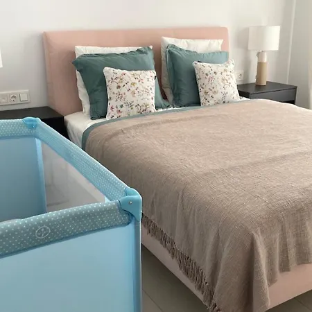 Place - Spacious Family إِستيبونا