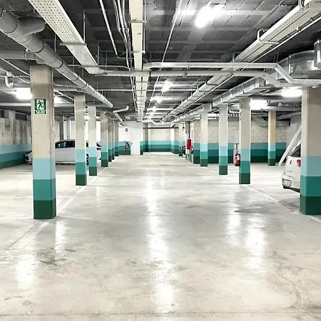 Place - Spacious Family شقة إِستيبونا