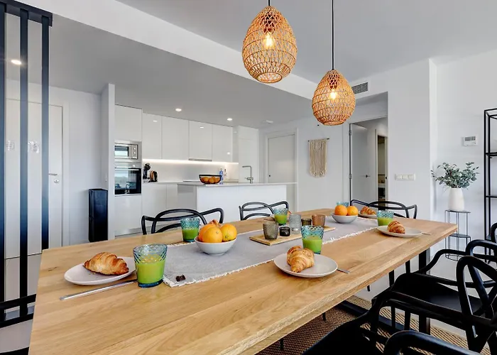 Place - Spacious Family エステポナ